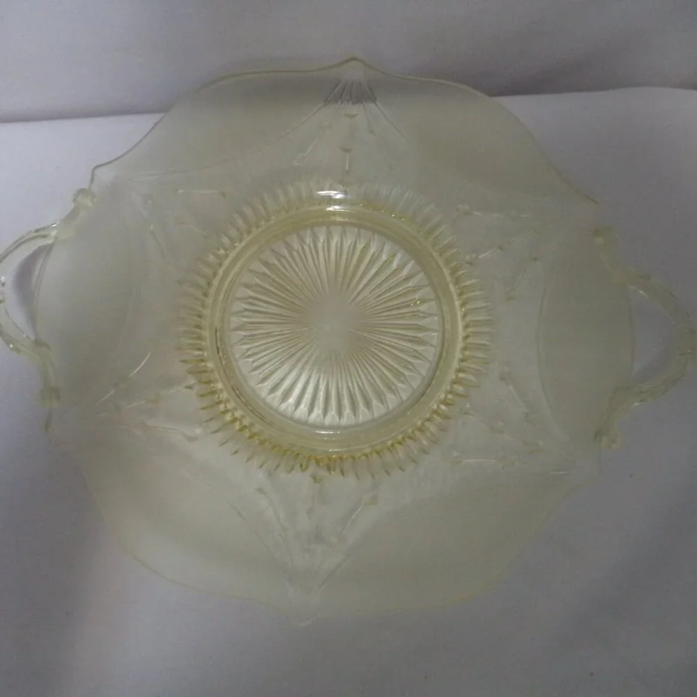 Lancaster Vintage Depression Yellow Darts Serving plate tray platter 13.5